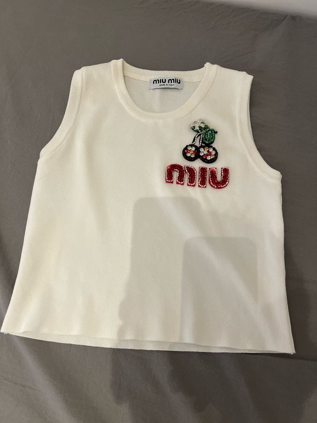 Top Miu Miu Cerezas