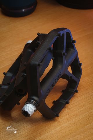 Pedales Planos SYNCROS Squamish III [MTB] (Nuevos)