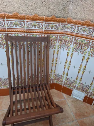 Conjunto mesa y sillas madera tropical