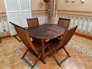 Conjunto mesa y sillas madera tropical
