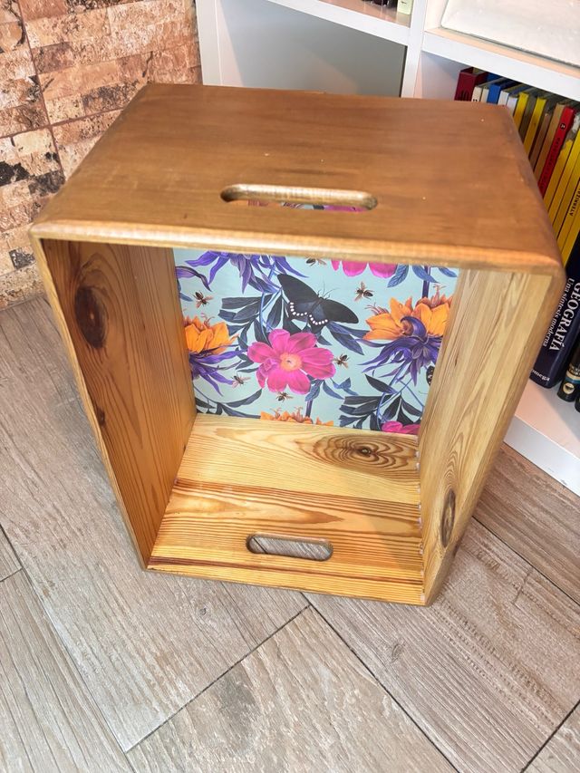 Caja de madera decorada