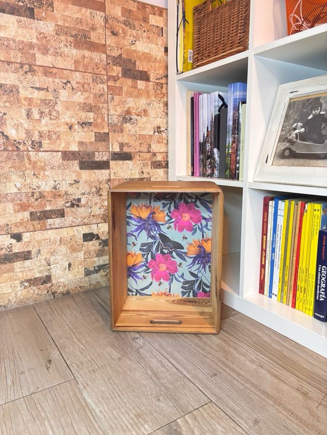 Caja de madera decorada