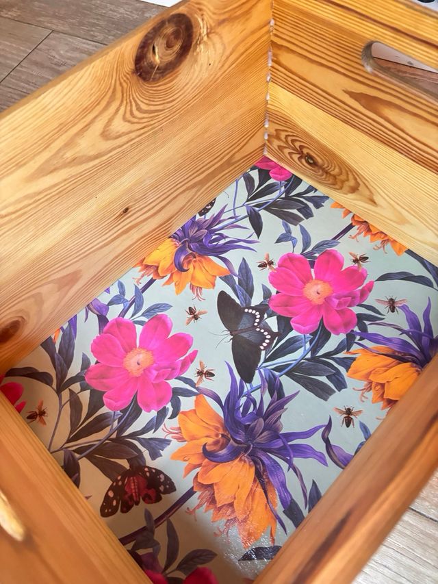 Caja de madera decorada