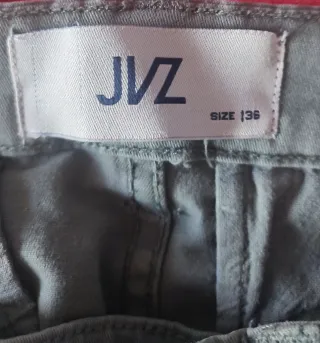 Pantalón cargo JVZ verde caza. Talla S