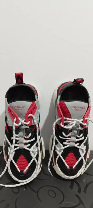 Zapatillas deportivas hombre negras y rojas