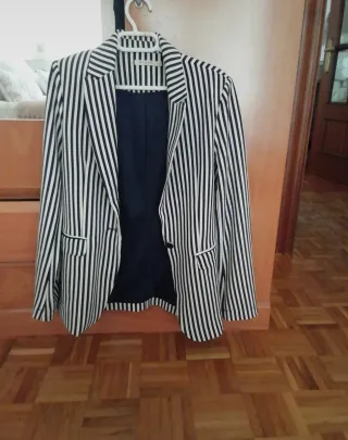 Americana rayas azul marino y blanco