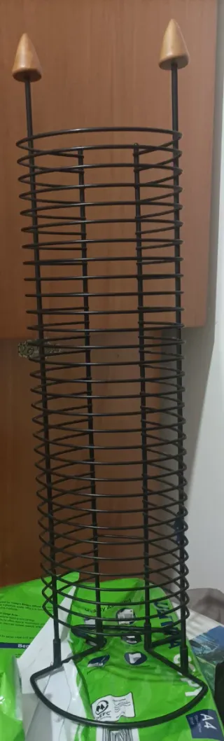 Colonna porta CD in metallo e legno