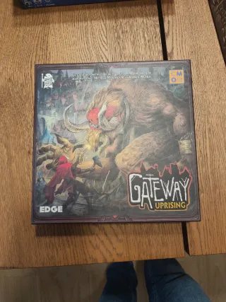 Gateway Uprising Juego de Mesa