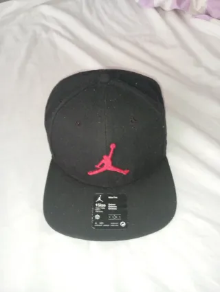 Chapéu Jordan Preto e Vermelho