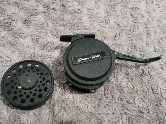 Carrete de pesca Devaux Matix + recambio