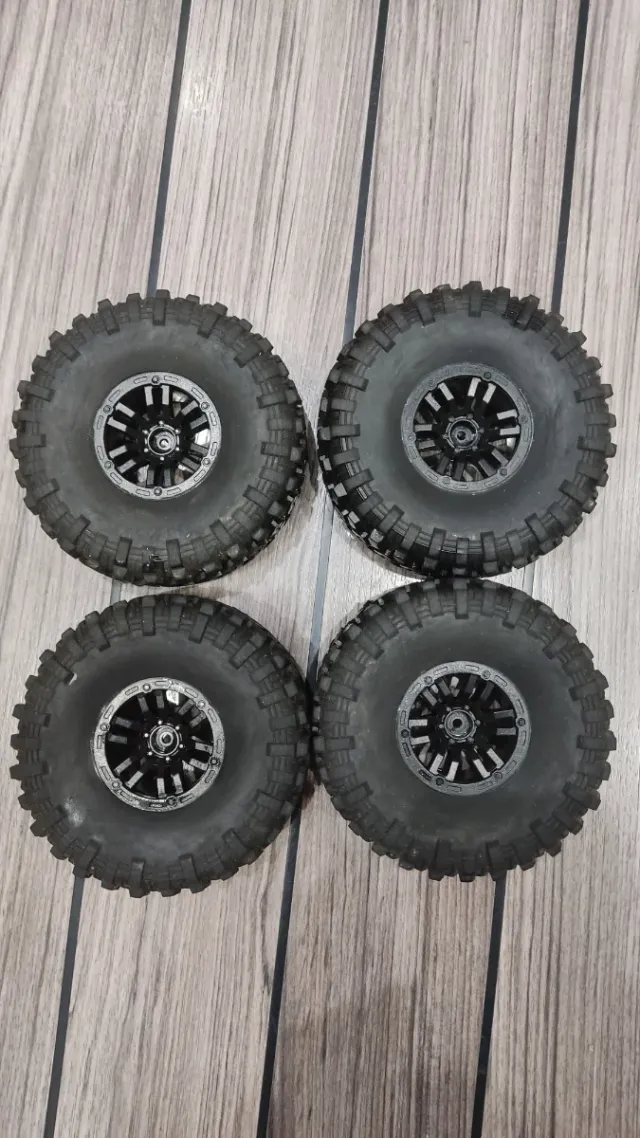 4 Llantas+Goma Canyon Trail RC