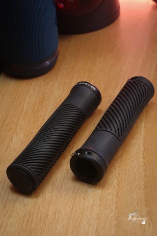 Puños Syncros XC Lock-On MTB (Nuevos)