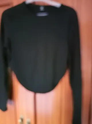 Camiseta negra manga larga