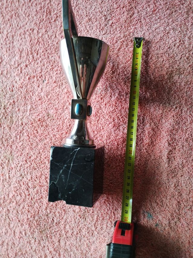 Copa de plata con base de mármol