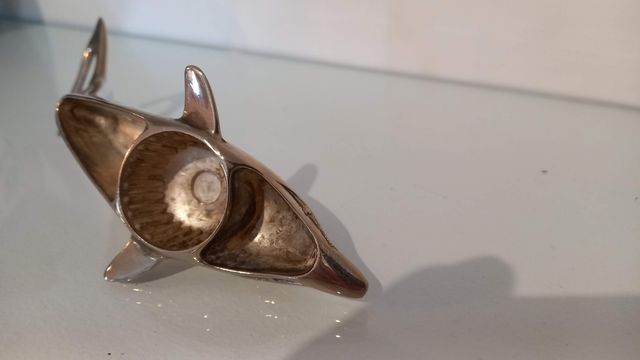 Abridor de botellas diseño delfín