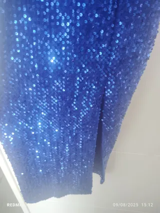 Vestido de fiesta azul con lentejuelas