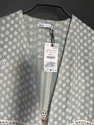 Kimono crochet Zara talla única
coleccion
