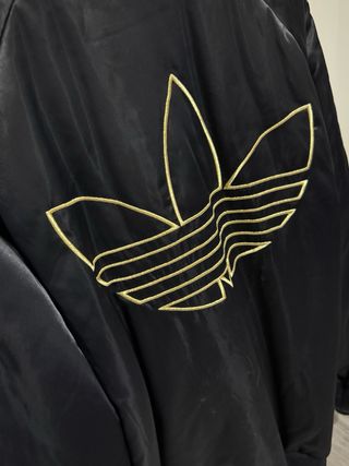 Chaqueta Bomber Adidas Vintage Negra Roja y dorada