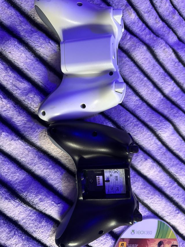 Xbox 360 Negra + 4 Juegos