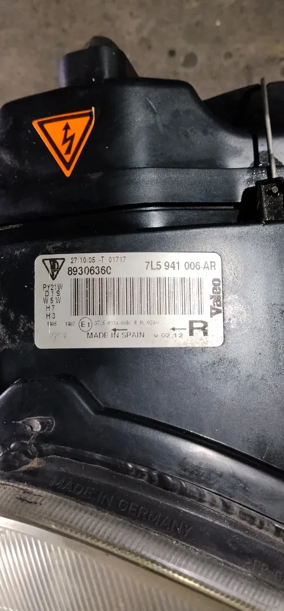 Faro delantero Porsche Cayenne (9PA)