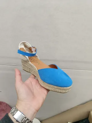 Alpargata azul con tiras