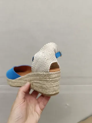 Alpargata azul con tiras