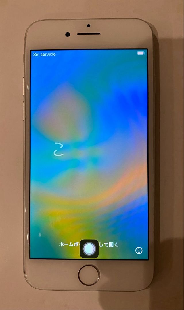 iPhone 8. Silver. 64GB. Apple