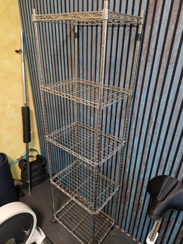 Estantería Metálica con Ruedas