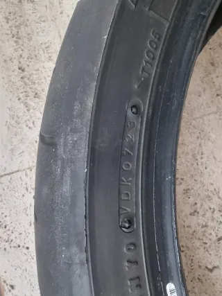 Neumático moto delantero