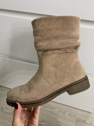 Botas de ante beige
