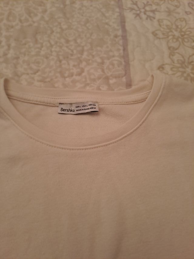 Lote 4 camisetas y 1 cárdigan marrón