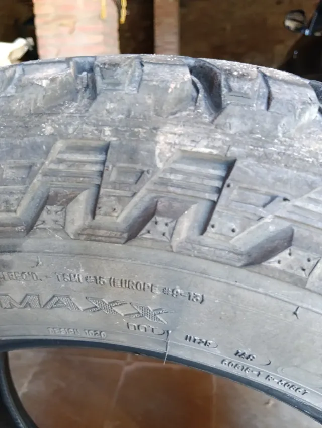 2 Neumáticos 265/65 R17 general  100€ los dos