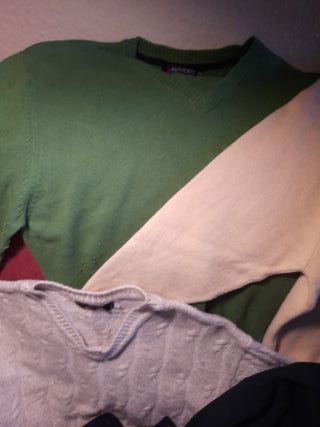 Lote de jerseys y forros polares Tallas L, S, M.