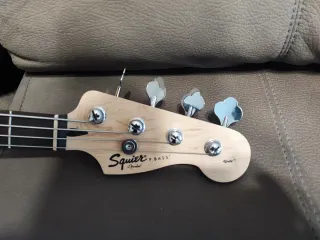 Squier Affinity Precision Bass PJ Sunburst