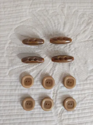 Lote 10 botones marrones y beige