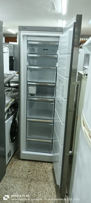 CONGELADOR VERTICAL BOSCH ENERGÍA A++