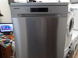 Lavavajillas marca Samsung altura 85cm ancho 60cm