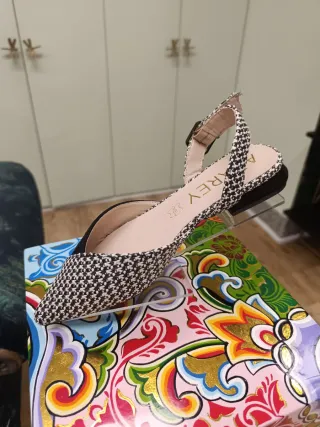 Zapatos destalonados AZAREY negros y multicolor