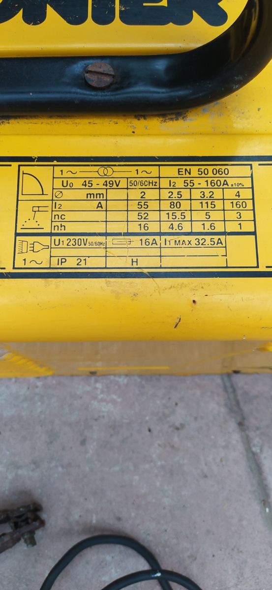 Maquina soldadora,marca...PIONIER...