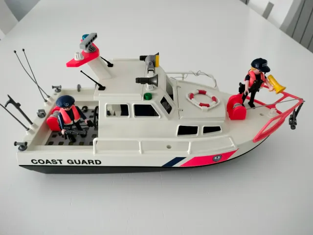Playmobil Bote Guardacostas con Figuras