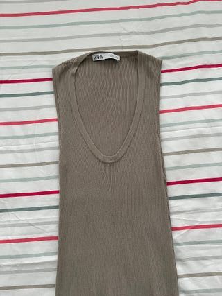 Vestido midi Zara beige canalé