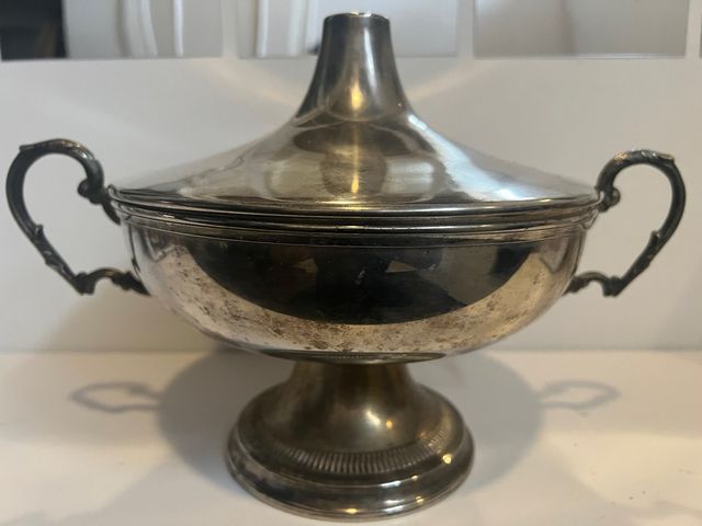 Centro de mesa o sopera antigua metal