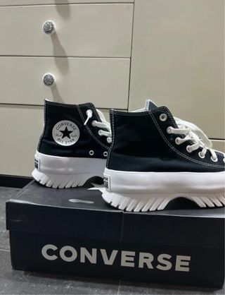 Converse plataforma negras y blancas