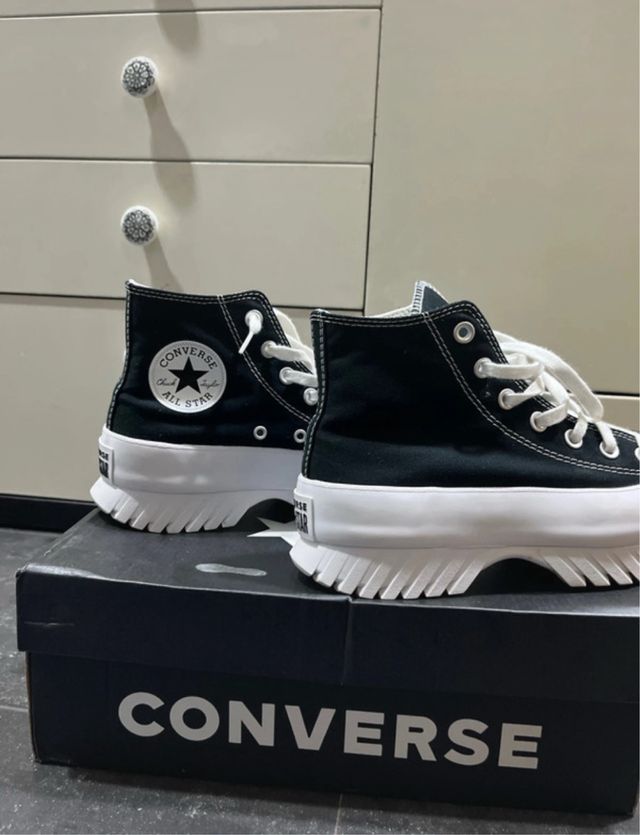 Converse plataforma negras y blancas
