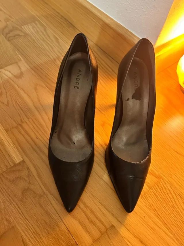 Zapatos de salón ANDRÉ negros tacón