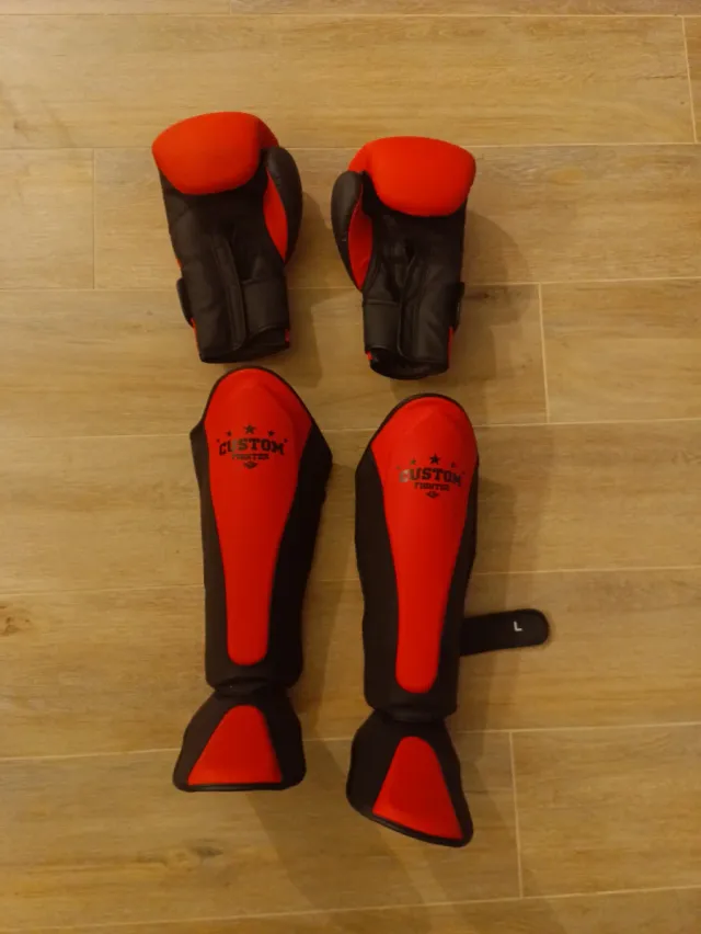 Conjunto Muay Thai Kickboxing Guantes espinilleras