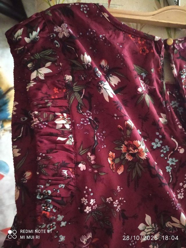 Blusa Sfera Estampada Flores Manga Corta Granate