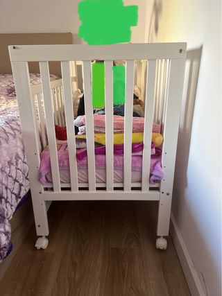 Cuna de bebé blanca