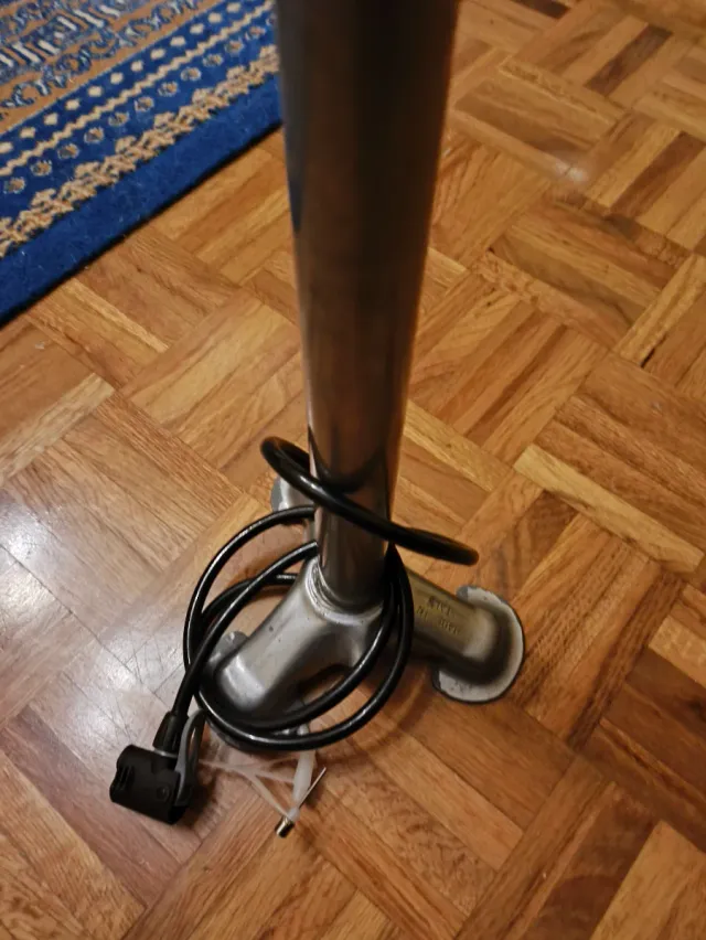 Bomba de pie para bicicleta