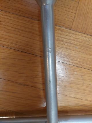 Llave de cruz para coche